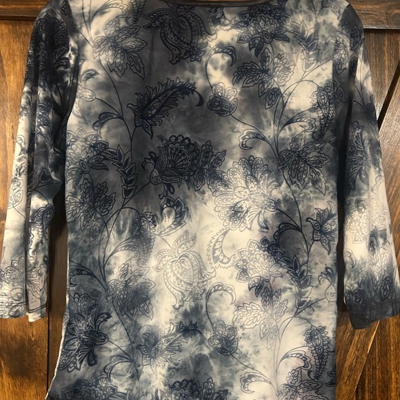 Dressbarn Medium Blouse - Picture 2 of 8